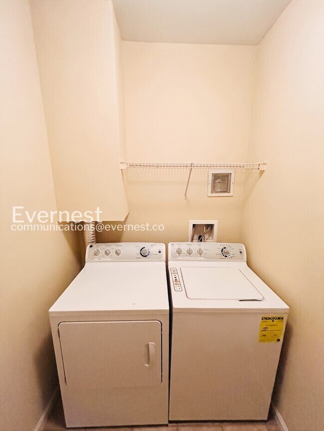 Building Photo - 2139 Chianti Pl