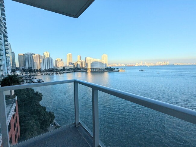 Building Photo - 1155 Brickell Bay Dr