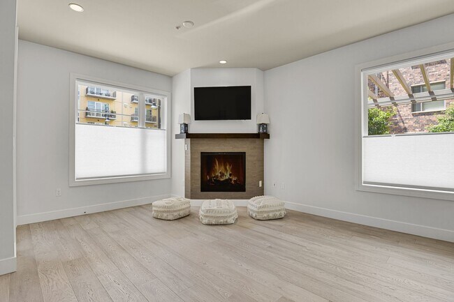 Building Photo - Modern First-Floor Condo at the Peloton - Boulder