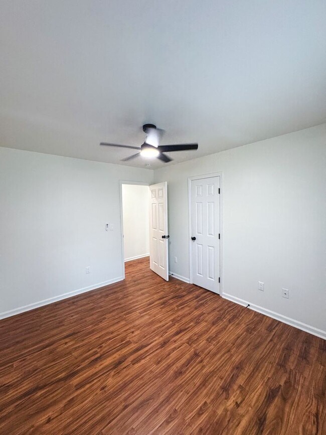 Building Photo - Newly Renovated 3BR/2BA Home in Charlotte ...