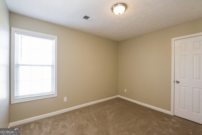 Building Photo - 2022 Santenay Dr S W