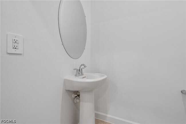 Building Photo - 14150 Gardeners Wy