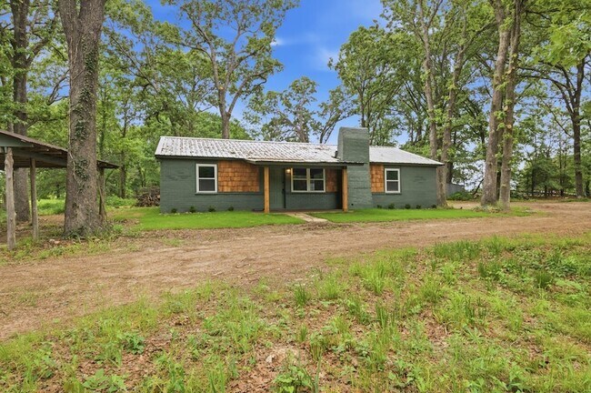 Building Photo - 509 Co Rd 2271