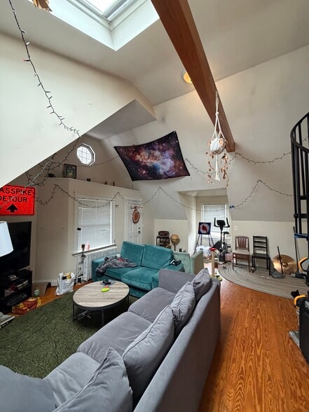 Building Photo - 62 Ridgemont St