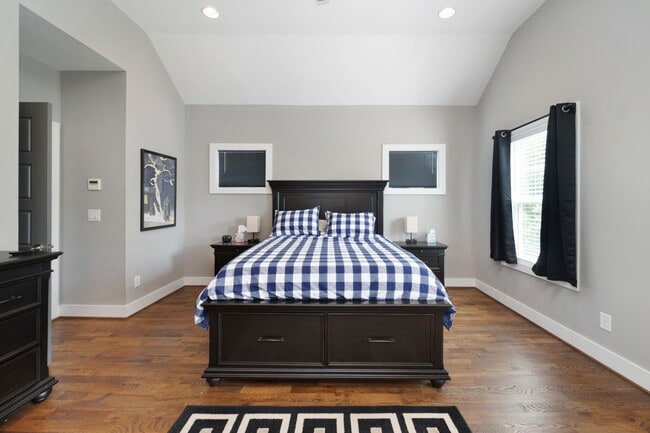 Building Photo - Charming FURNISHED East Nashville Home-181...
