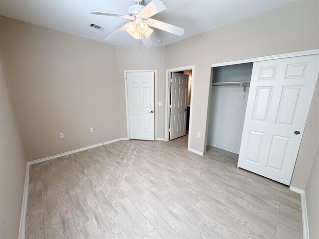 Building Photo - 100 Sunbird Ct