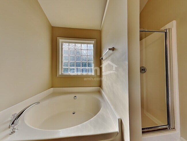 Building Photo - 47 Brookview Ln