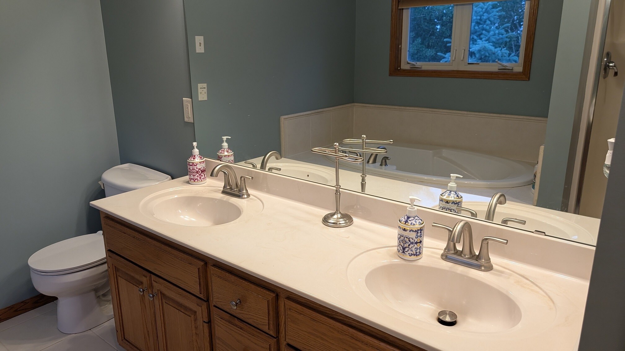 Primary bathroom - 2669 Kathleen Ln NE