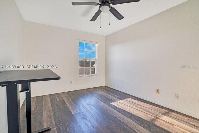 Building Photo - 321 Corvina Dr