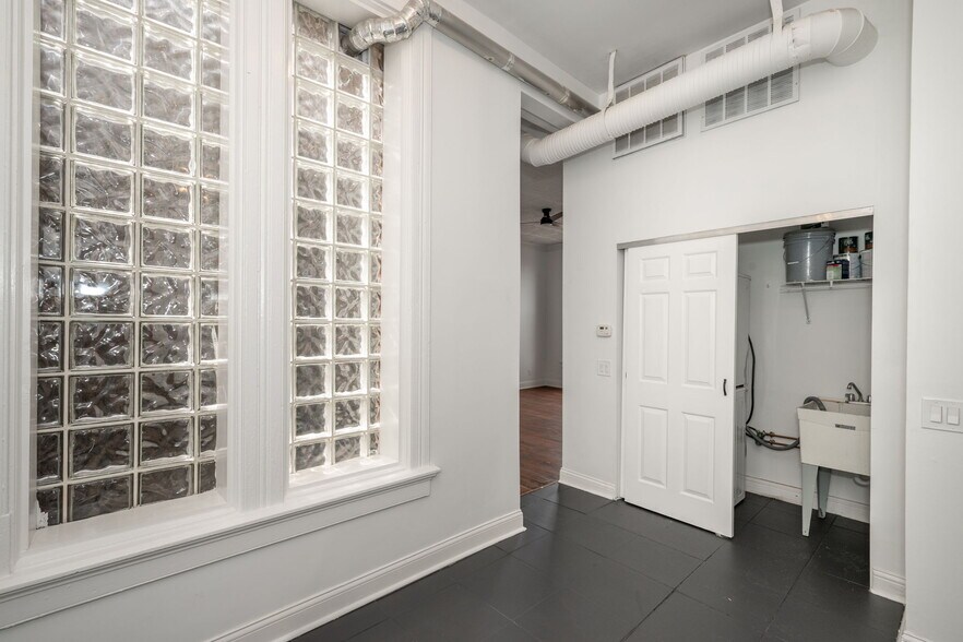 Building Photo - 1126 Walnut St