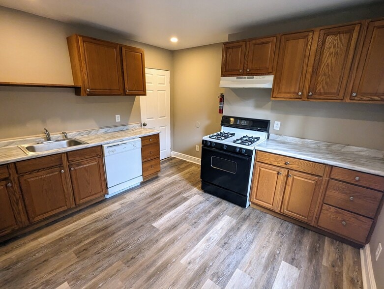 Kitchen - 14 Penelope St