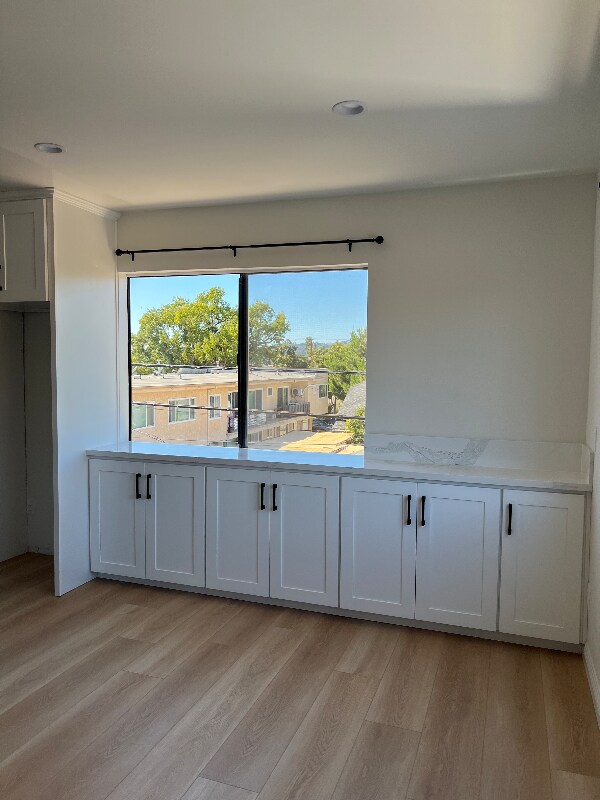 Building Photo - 419 S Verdugo Rd