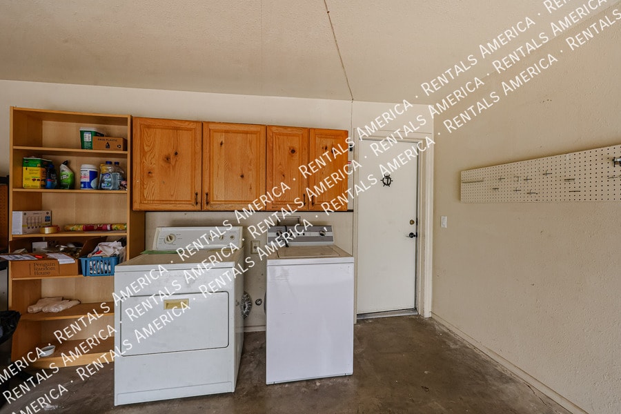 Building Photo - 10438 S 45th Pl