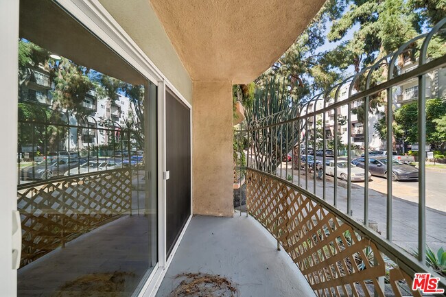 Building Photo - 7032 Lanewood Ave