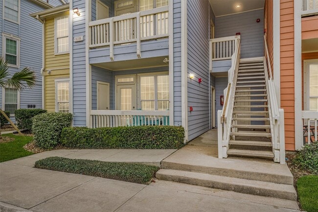 Building Photo - 7000 Seawall Blvd
