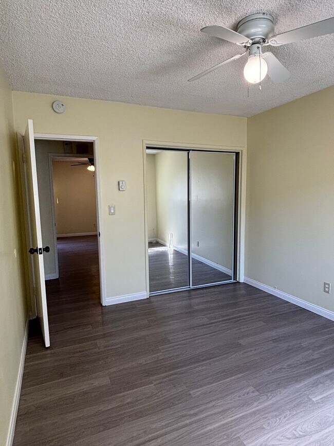 Building Photo - 6065 California Ave