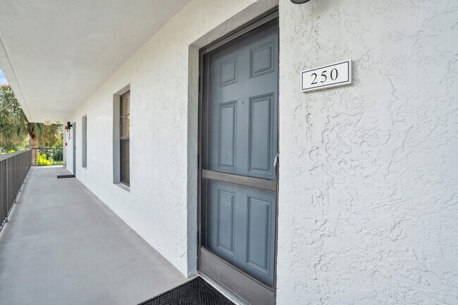 Building Photo - 600 Neapolitan Way