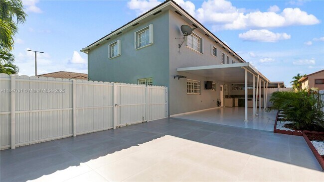 Building Photo - 2860 W 80th St