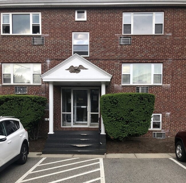 Building Photo - 2-bed with 1-parking South Newton