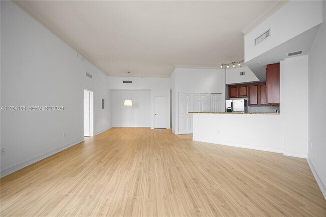 Building Photo - 3001 NE 185th St