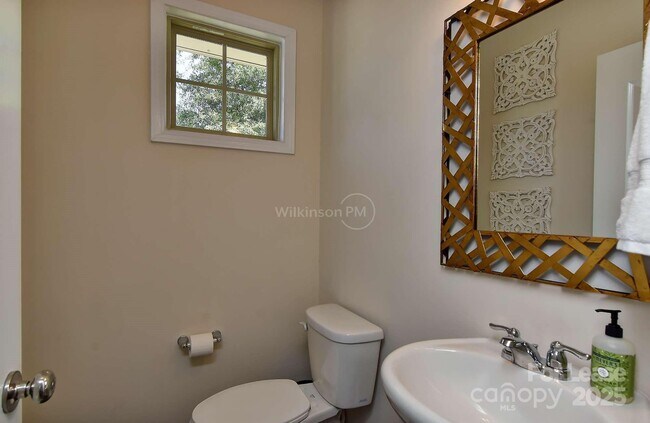 Building Photo - 3161 Hartson Pointe Dr