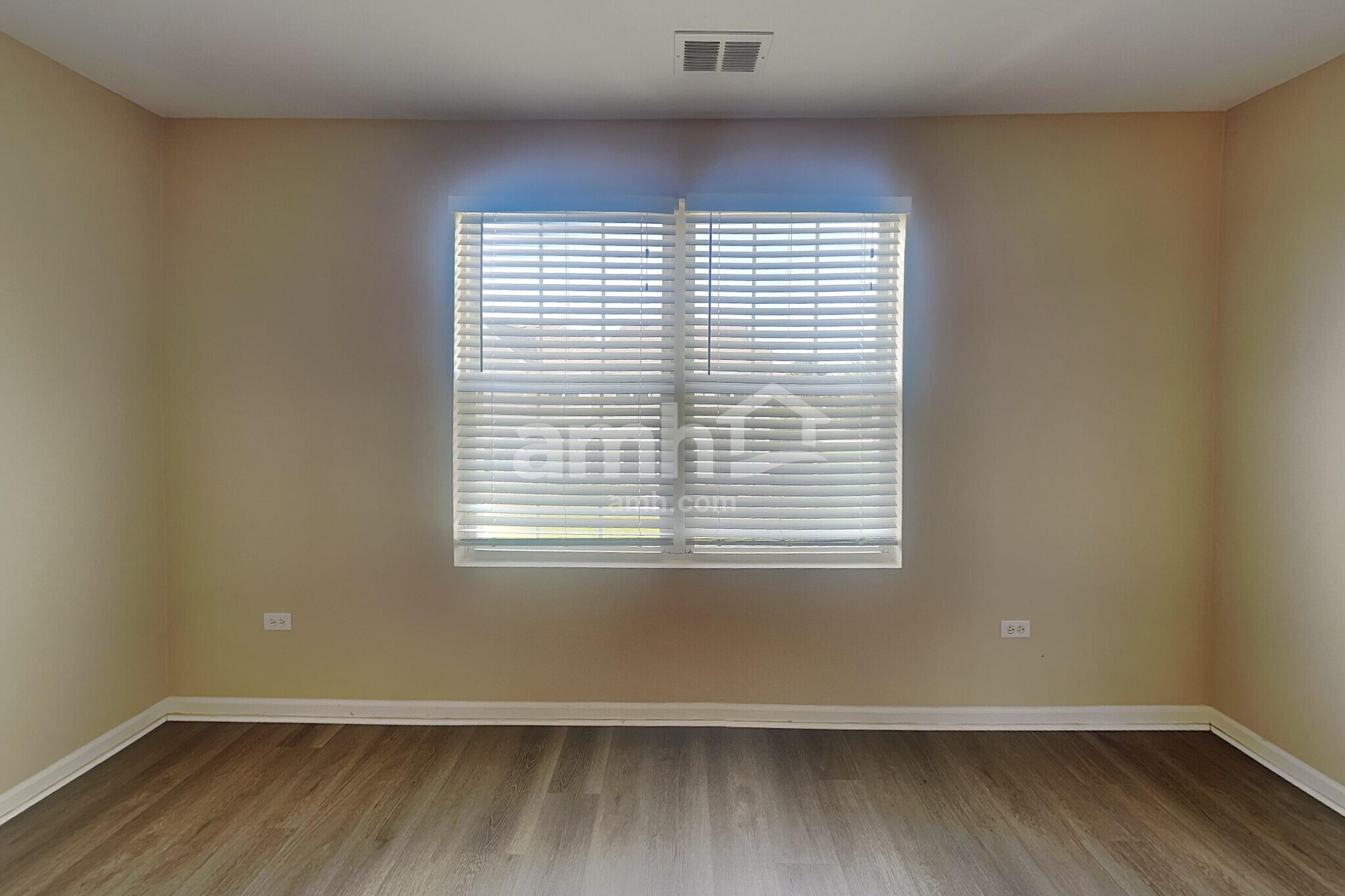 Building Photo - 1437 White Pine Ln