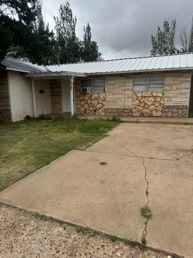 Primary Photo - Large 2bedrooms 1bathroom bills separated ...