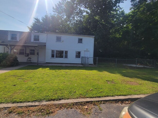 Primary Photo - 8 Dewey Ave