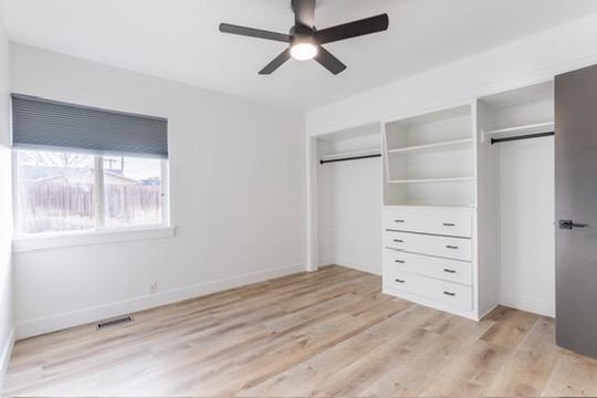 Building Photo - 350 S 900 E St