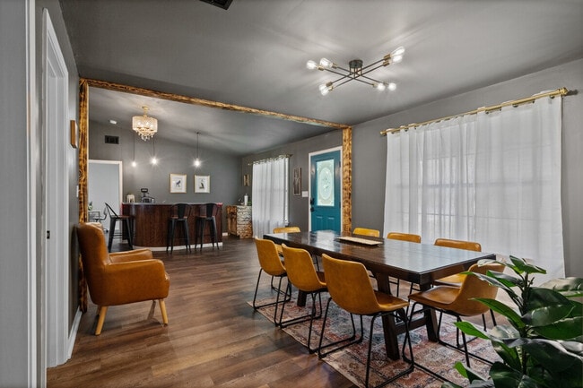 Building Photo - 2001 N 61st Ave