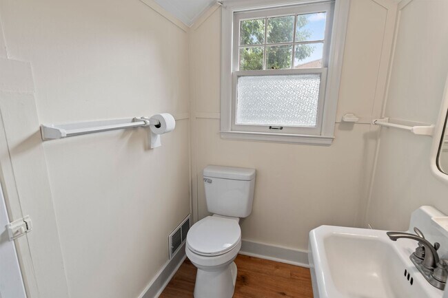 Building Photo - 4206 Southern Pkwy