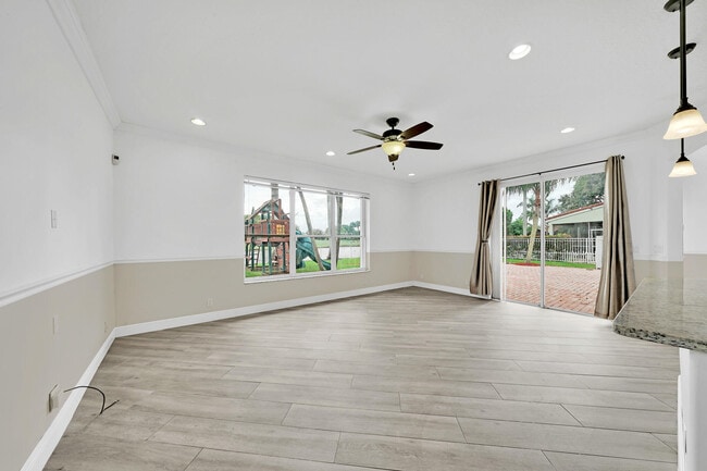 Building Photo - 5878 Bay Hill Cir