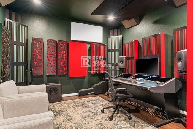 Building Photo - 3657 Bearberry Ave