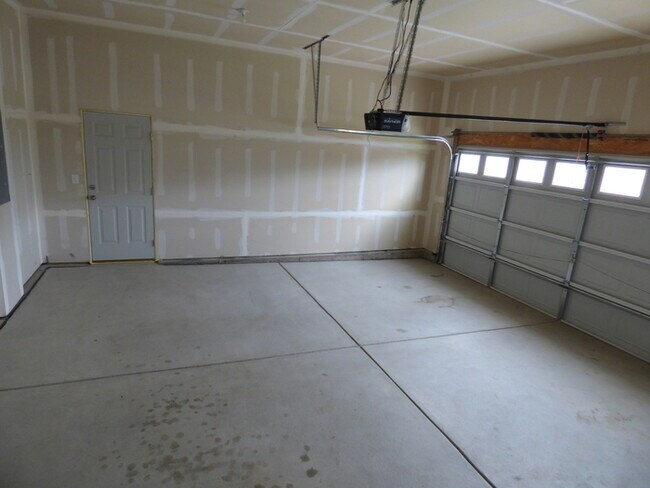Building Photo - Beautiful 3 Bed / 2 Bath Home in Wellington!