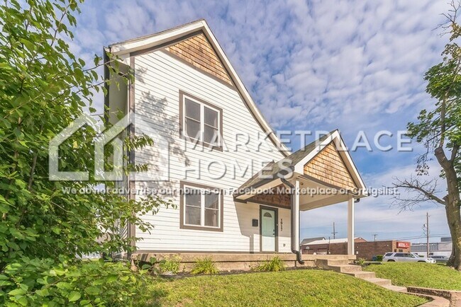 Building Photo - 1917 N College Ave