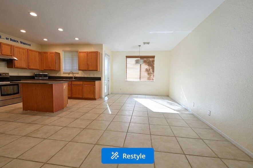 Building Photo - 2789 S Evergreen Cir