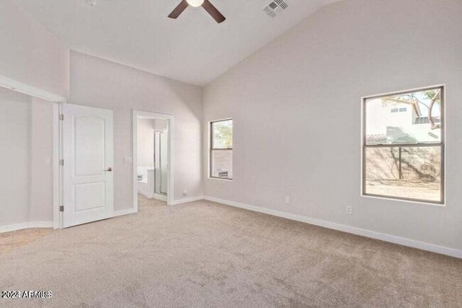 Building Photo - Remodeled 3 Bedroom Beauty!