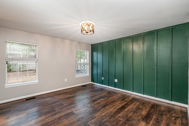 Building Photo - Charming One-Level Home in Quiet Cul-de-Sa...