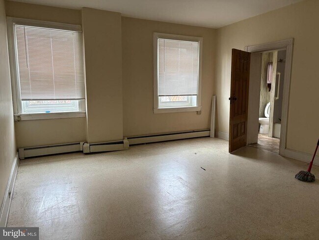 Building Photo - 21 Gay St