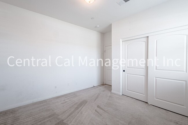 Building Photo - 5 Bedroom/3 Bath Home with Paid Solar System - $3095 Per month!