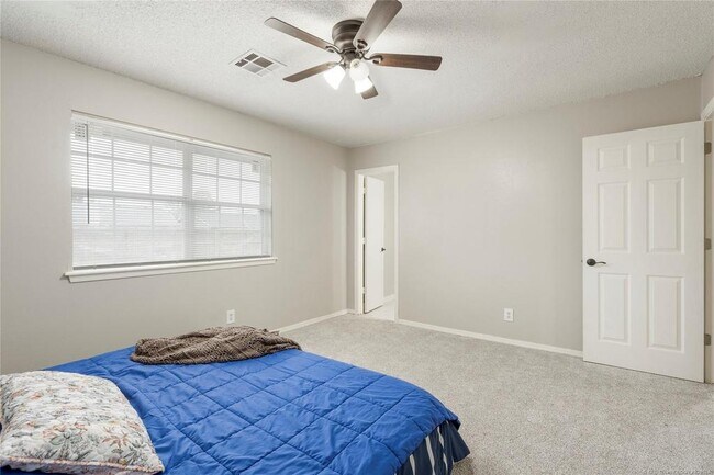 Building Photo - 417 W Birmingham St