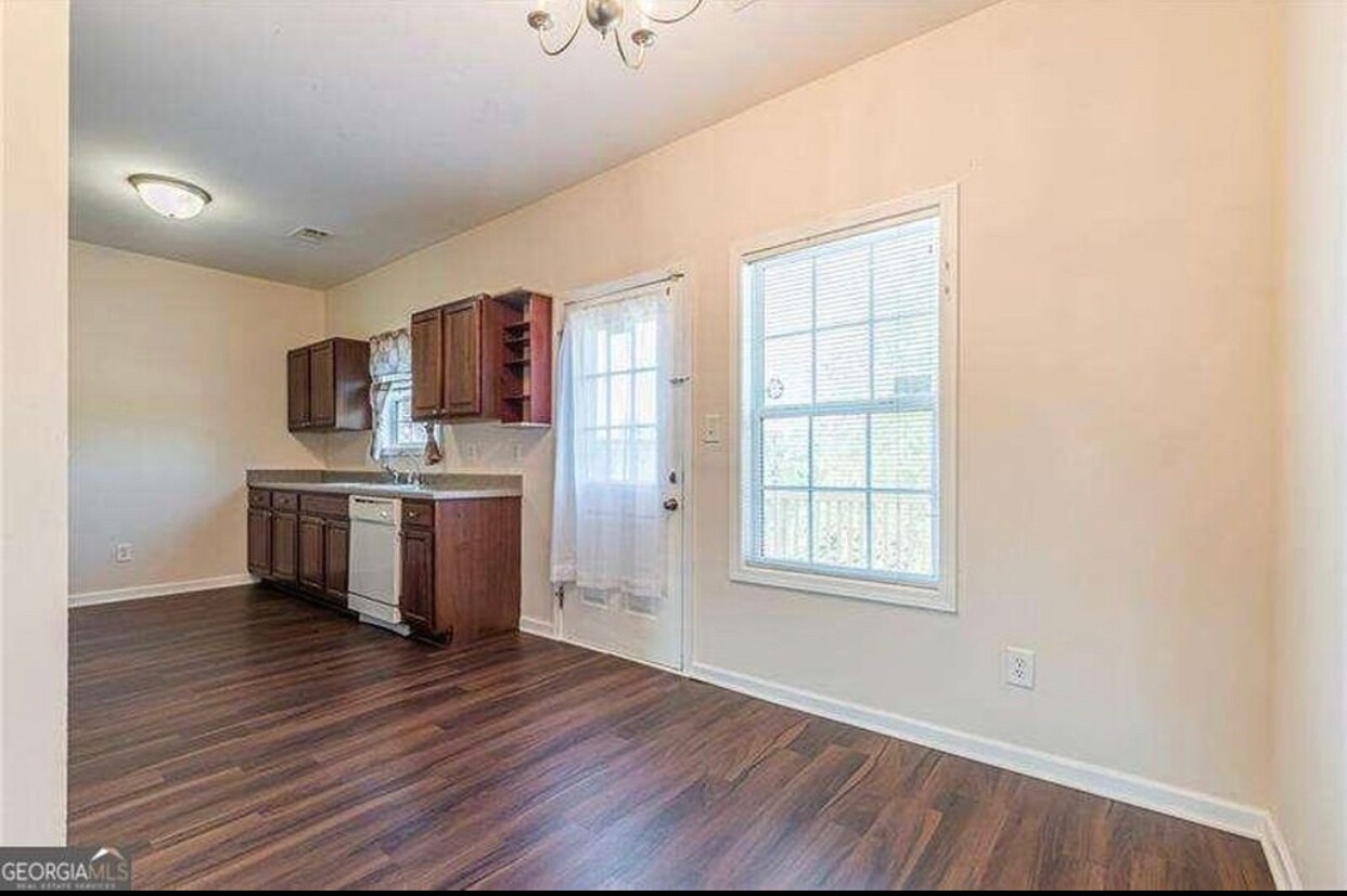 Building Photo - Room in Townhome on Pounds Dr