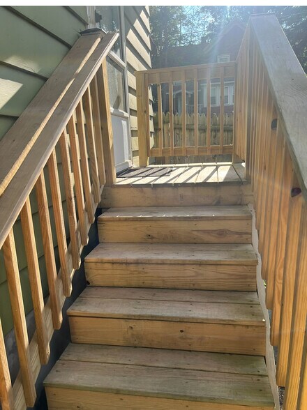 Outside steps - 52 West St