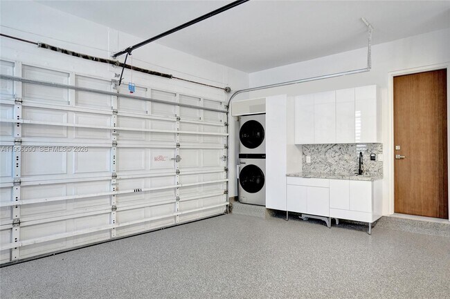 Building Photo - 20824 NE 37th Ave