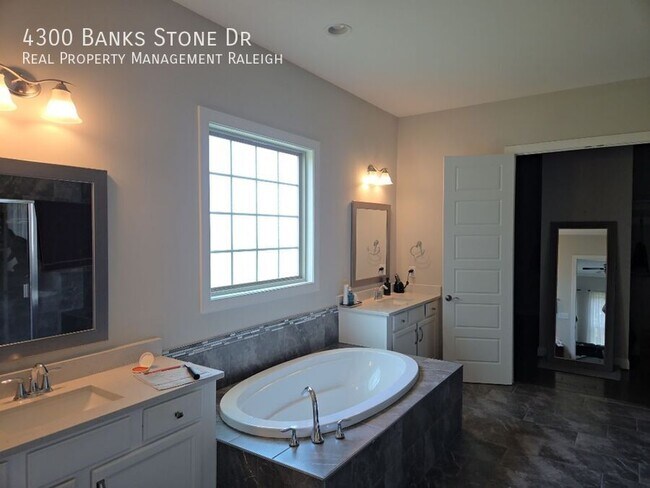 Building Photo - 4300 Banks Stone Dr