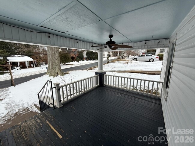 Building Photo - 318 N Academy St