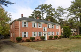 Building Photo - 507 Martine Rd