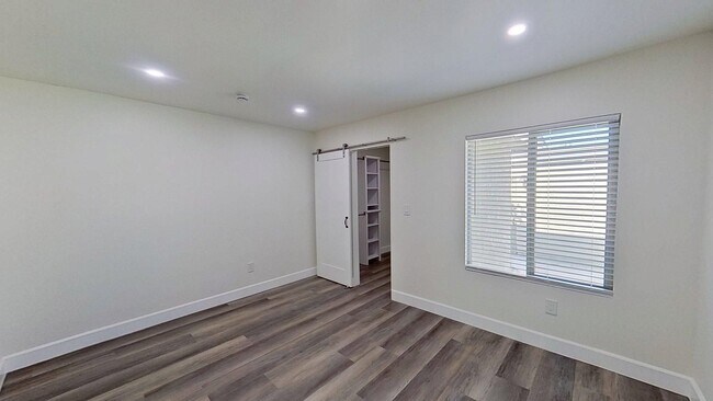 Building Photo - 8592 Cornwall Cir