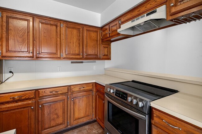 Building Photo - 1709 Castleford Rd