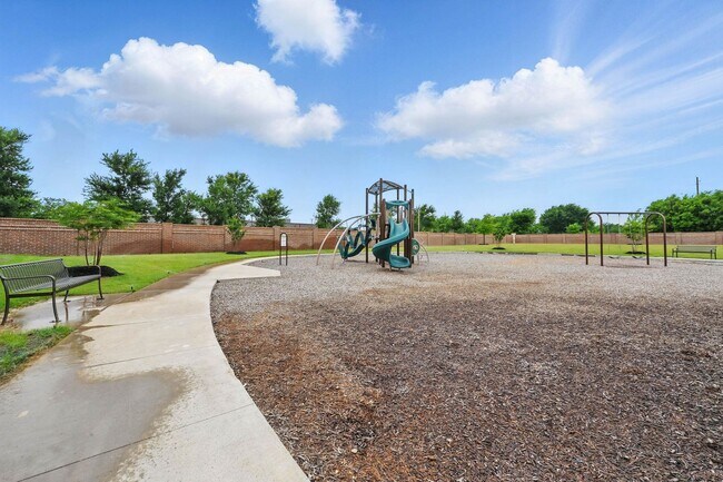 Building Photo - 2068 Layla Dr